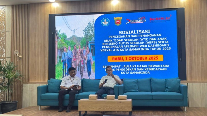 Giat, Rabu 01 Oktober 2025 Menghadiri Upacara Peringatan Hari Kesaktian Pancasila di Lapangan Parkir Balaikota Samarinda dihadiri Lurah, Menghadiri Rapat Sosialisasi Program Pencegahan dan Penanganan Tahun 2025 di Aula Dinas Pendidikan dan Kebudayaan Kota Samarinda Lt 3 dihadiri staf & Menghadiri Rapat Pelaksanaan sub Kegiatan Advokasi dan Promosi I-Bangga (Indeks Pembangunan Keluarga) di Aula Dinas Pengendalian Penduduk dan Keluarga Berencana Kota Samarinda dihadiri Kasi Kesra.