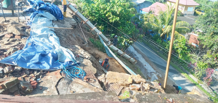 Pelaksanaan Proyek Pernurapan di Lokasi RT.18 dan Pengecoran jalan di RT.26