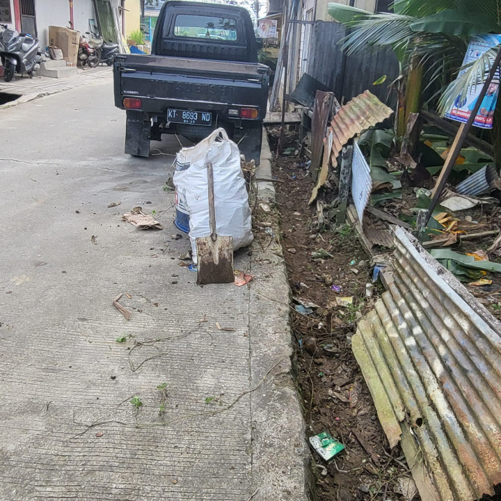 Gotong Royong Warga RT. 24
