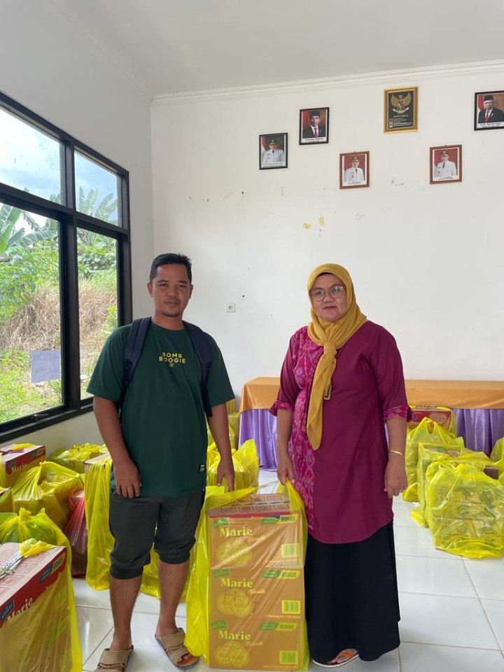 Penyerahan Makanan Tambahan Posyandu di RT.17 Bidang Pemberdayaan Masyarakat Tahun 2023