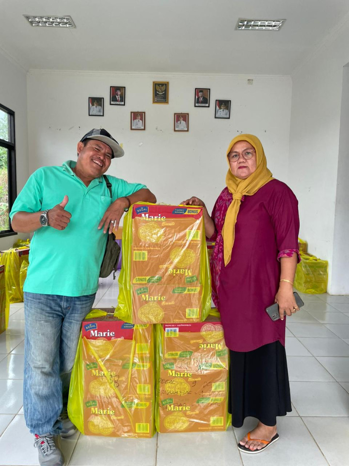 Penyerahan Makanan Tambahan Posyandu di RT.38 Bidang Pemberdayaan Masyarakat Tahun 2023