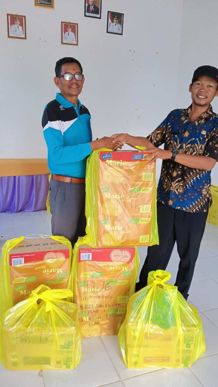 Penyerahan Makanan Tambahan Posyandu Limau  Bidang Pemberdayaan Masyarakat Tahun 2023