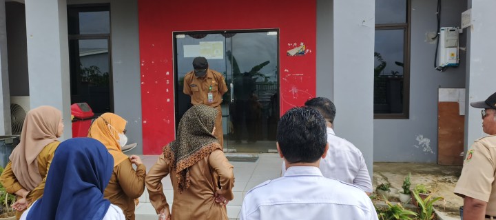 Kegiatan Apel Senin Pagi Jam 8:00 Pertempat Di Kelurahan Sempaja