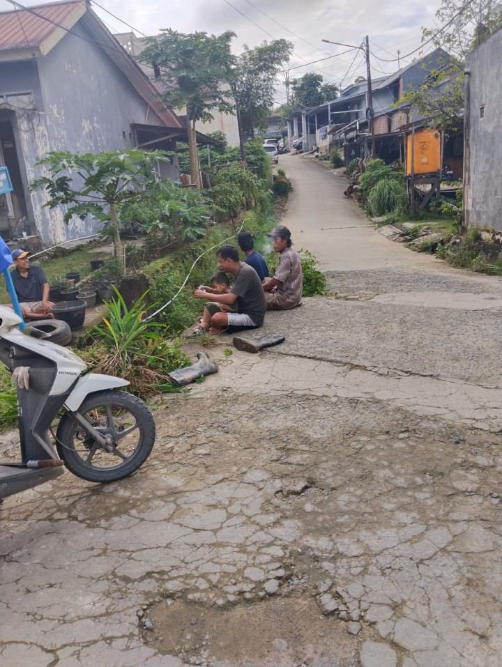 Gotong Royong Masal di RT. 42,40,37,33,Tgl 27 april 2025