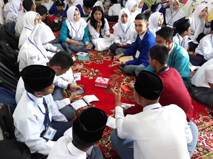 Diskusi Kelompok Peserta KKR