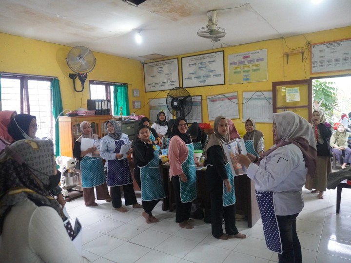 Pelatihan Menjahit dan Tata Boga ( Bakery & Pastry) Probebaya 2024 Bidang Pemberdayaan Masyarakat