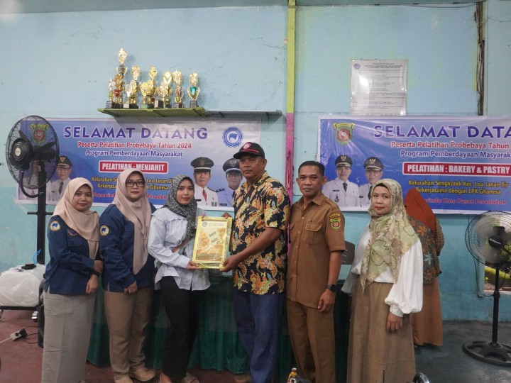 Pelatihan Menjahit dan Tata Boga ( Bakery & Pastry) Probebaya 2024 Bidang Pemberdayaan Masyarakat