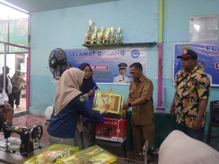 Pelatihan Menjahit dan Tata Boga ( Bakery & Pastry) Probebaya 2024 Bidang Pemberdayaan Masyarakat