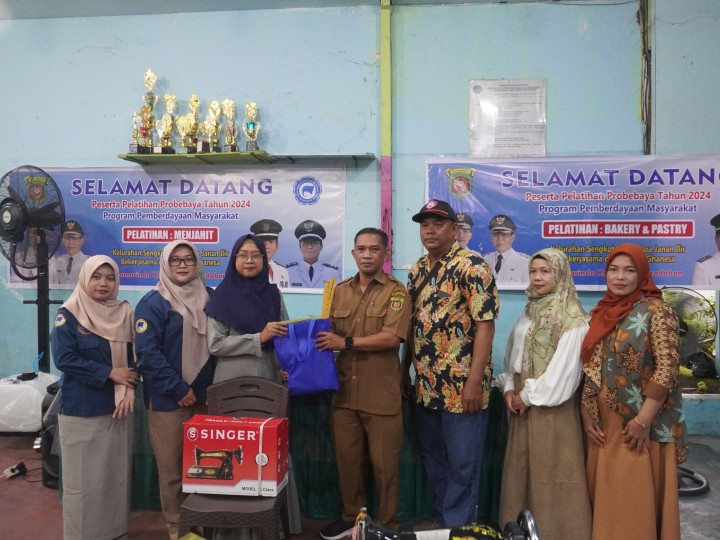 Pelatihan Menjahit dan Tata Boga ( Bakery & Pastry) Probebaya 2024 Bidang Pemberdayaan Masyarakat