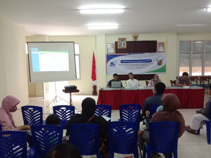 Kegiatan Sosialisasi PKM Penerapan Sistem E-Govermment Services di Kelurahan Sidodadi yang di sampaikan langsung dari UMKT, di hadiri Seklur (mewakili lurah) dan juga RT