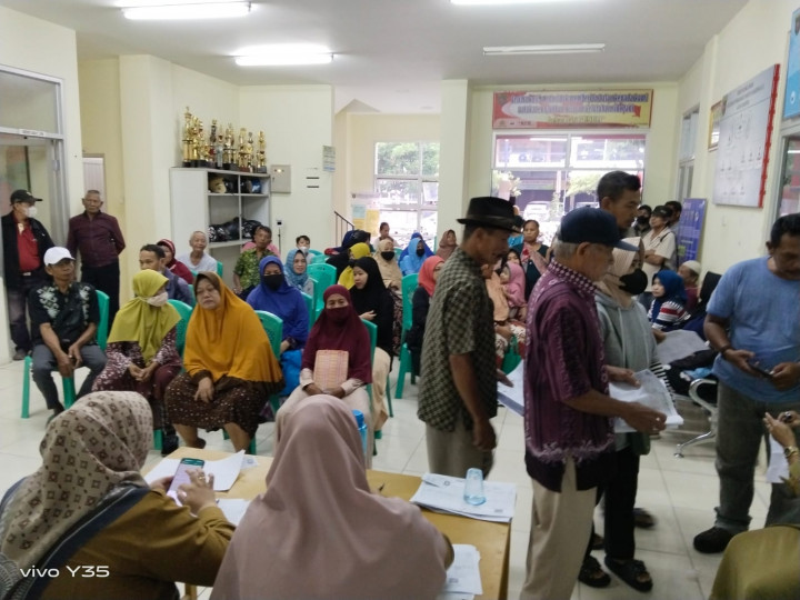 Kegiatan Pendistribusian Beras Program Bantuan CPP di Kelurahan Sidodadi