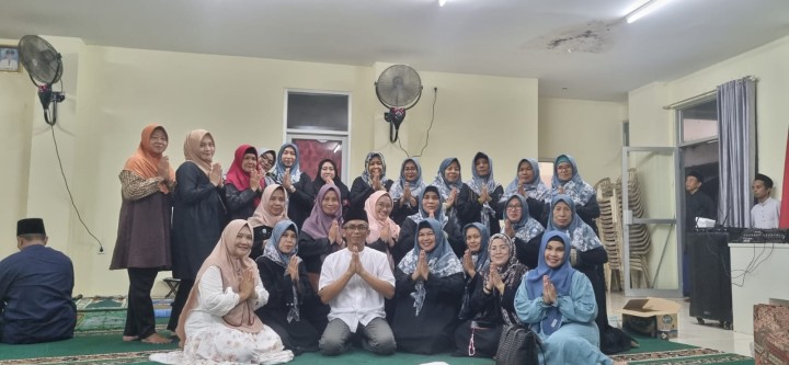 Buka Puasa Kelurahan Sidodadi Bersama Rukun Tetangga (RT),Lembaga Pemberdayaan Masyarakat (LPM) dan Tim PKK(Pemberdayaan Kesejateran Keluarga) Tahun 2024/1445 H