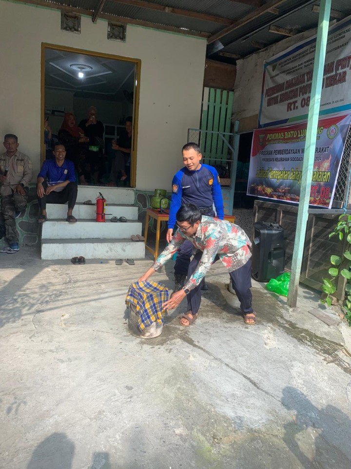 Sosialisasi kebakaran RT. 08
