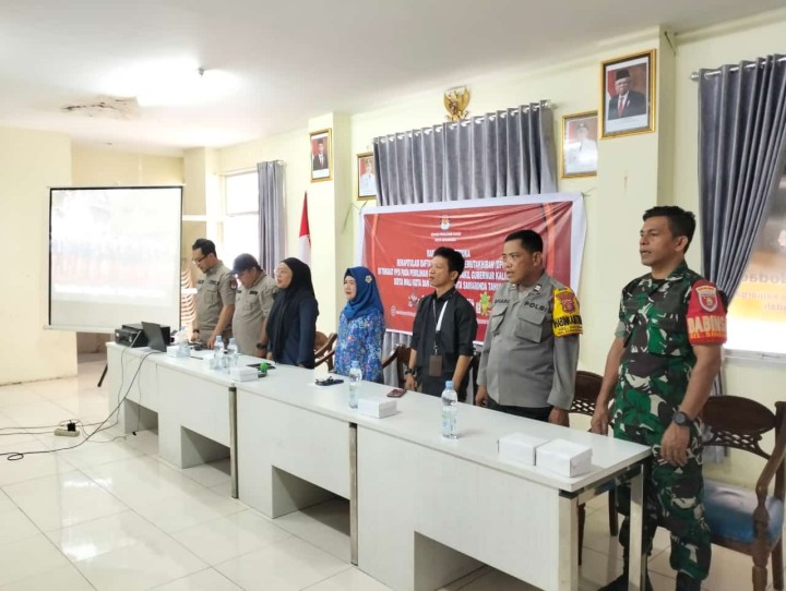 Rapat Pleno Pemukhtahiran Data  Daftar Pemilih Gubernur dan Wakuil Gurbenur Walikota dan Wakl Walikota Tahun 2024
