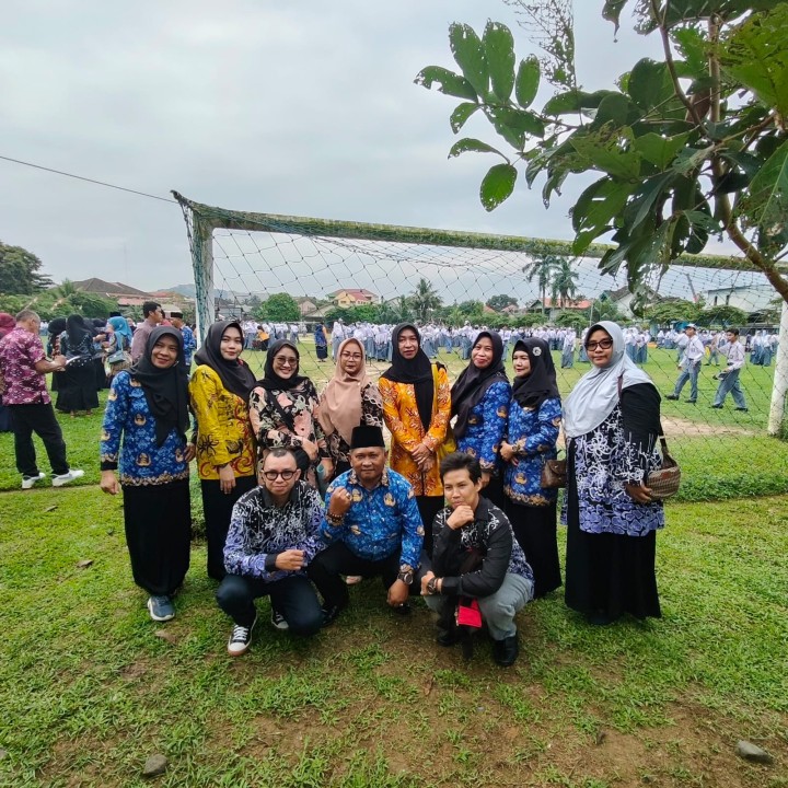Upacara Peringatan hari Kemerdekaan 17 Agustus di lap.Bola Trisari Kec.samarinda ulu