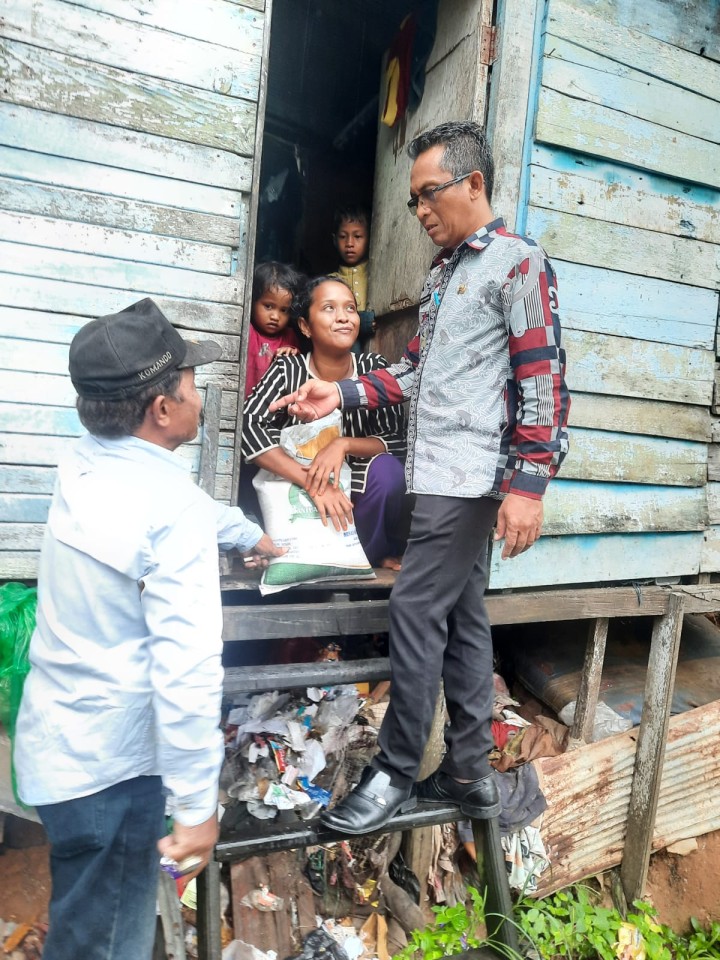 Peninjauan keluarga tidak mampu di.RT. 48 Jln Ramani dalam.