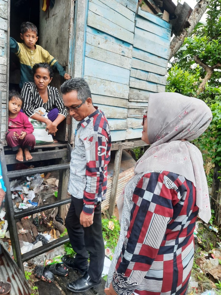Peninjauan keluarga tidak mampu di.RT. 48 Jln Ramani dalam.
