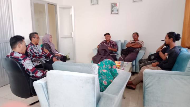Rapat koordinasi Probebaya TU 2 Sarana dan Prasarana dan Pemeberdayaan Kelurahan Sidodadi bersama Pokmas