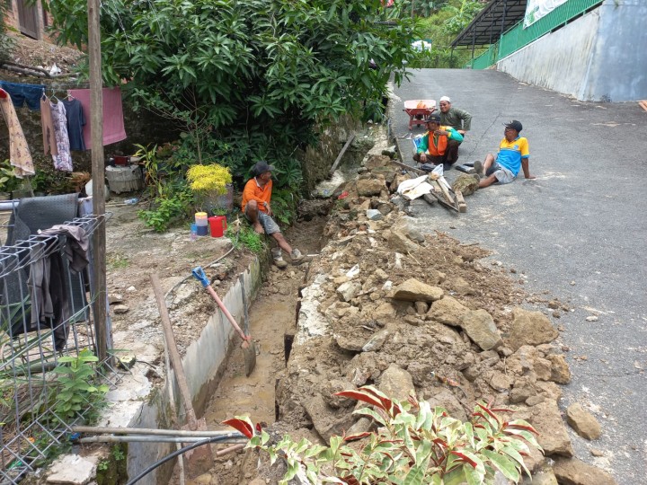 Pemantauan Kegiatan Probebaya Sarana dan Prasarana Tahap II Kel.Sidodadi