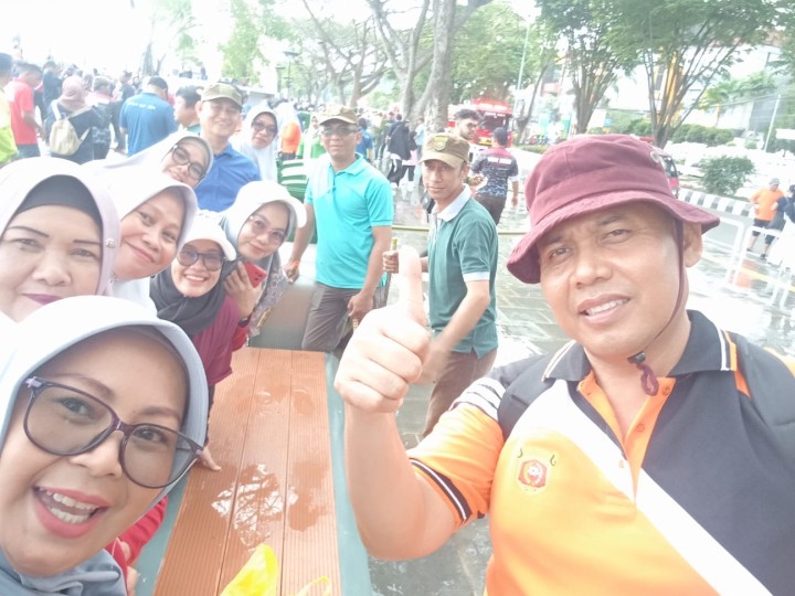 BERSIH -BERSIH TERAS SAMARINDA