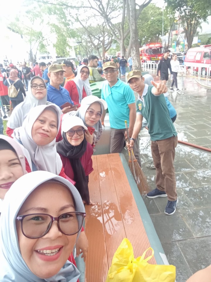 BERSIH -BERSIH TERAS SAMARINDA