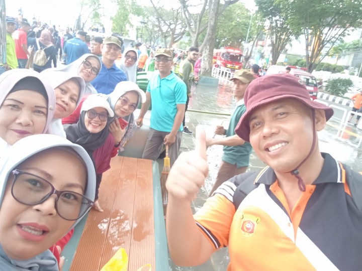 BERSIH -BERSIH TERAS SAMARINDA