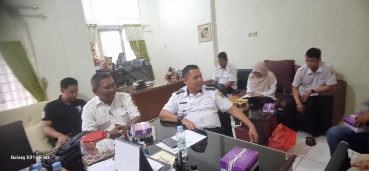 Rapat Koordinasi drainase jembatan Flayover Jl.Juanda di lingkungan RT.59 Kelurahan Sidodadi bertempat kantor Kecamatan Samarinda ULu di hadiri Dinas PUPR
