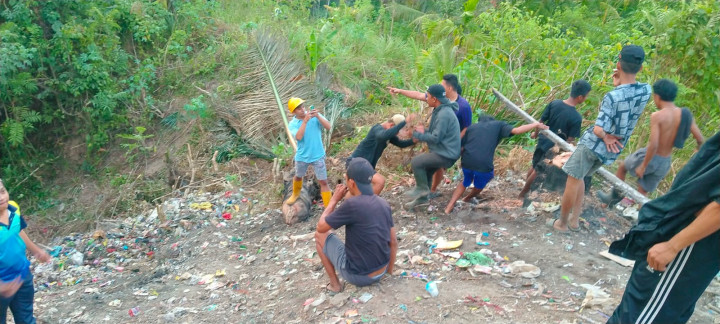 Kegiatan Gotong Royong di Lingkungan Kecamatan Samarinda Ilir Tahun 2024