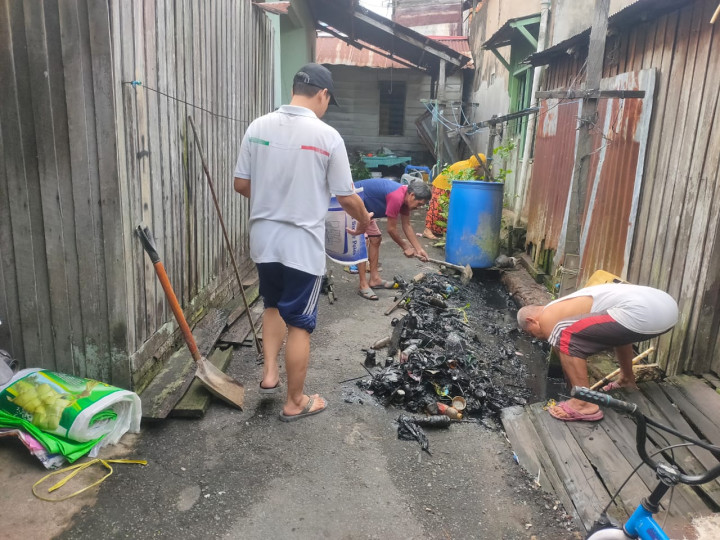 Kegiatan Gotong Royong di Lingkungan Kecamatan Samarinda Ilir Tahun 2024