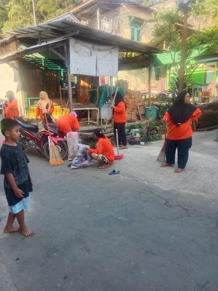 Kegiatan Warga RT Kelurahan Sidodamai Tahun 2024
