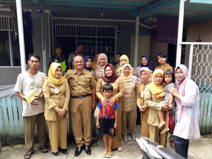 Peninjauan anak terlantar di Jalan Marsda A. Saleh (eks.Kehewanan) Gg. PemotonganRT. 41 Kelurahan Sidomulyo