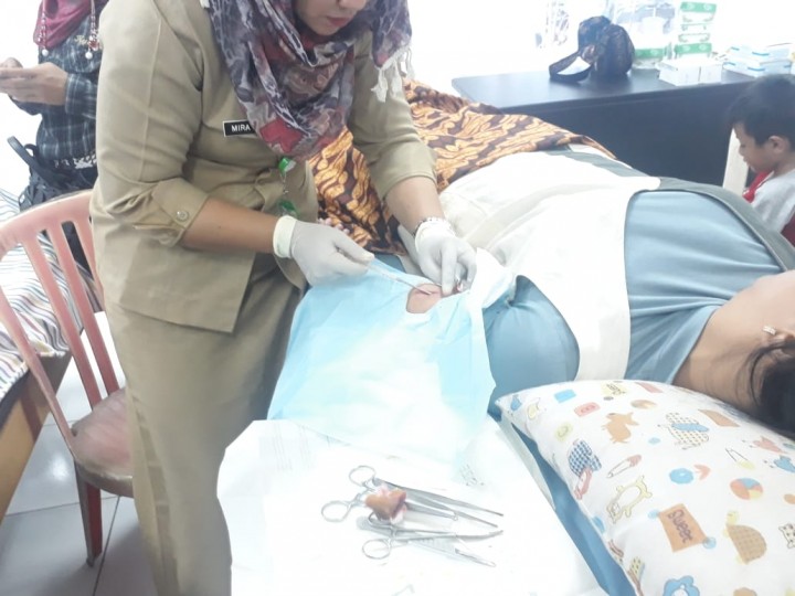 Pelayanan KB Gratis Dalam Rangka Hari Kesatuan Gerak PKK di Kantor Kelurahan Sidomulyo