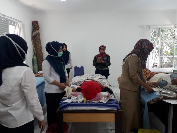 Pelayanan KB Gratis Dalam Rangka Hari Kesatuan Gerak PKK di Kantor Kelurahan Sidomulyo