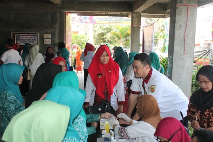 Lomba Hari Kesatuan Gerak PKK KB Kesehatan di Kel.Sidomulyo Kec. Samarinda Ilir dan Peresmian Kampung KB Teras Kencana Kel.Sidomulyo Kec.Samarinda Ilir