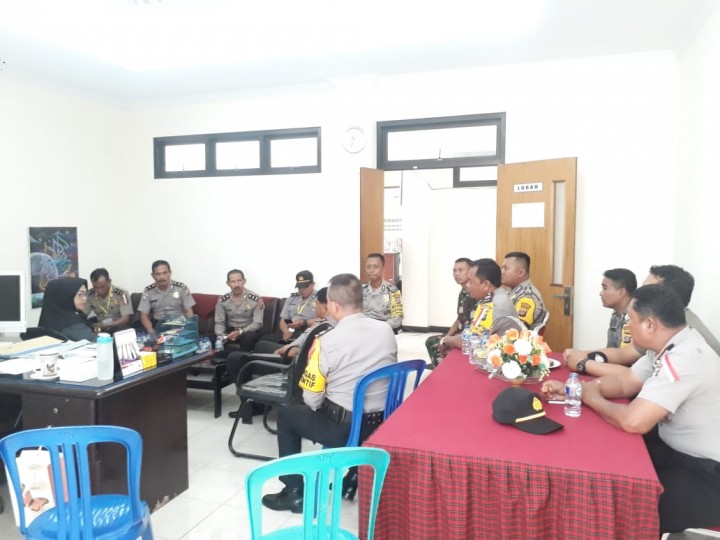 Kunjungan Peserta IHT dari Polsek Loa Janan ( Polres Kukar ) ke Kantor Kelurahan Sidomulyo