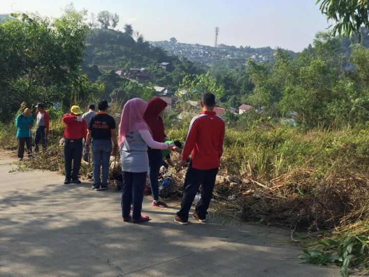 JUMAT PAGI, KERJA BAKTI JL.DAMAI PUNCAK KUBURAN CINA PART 2