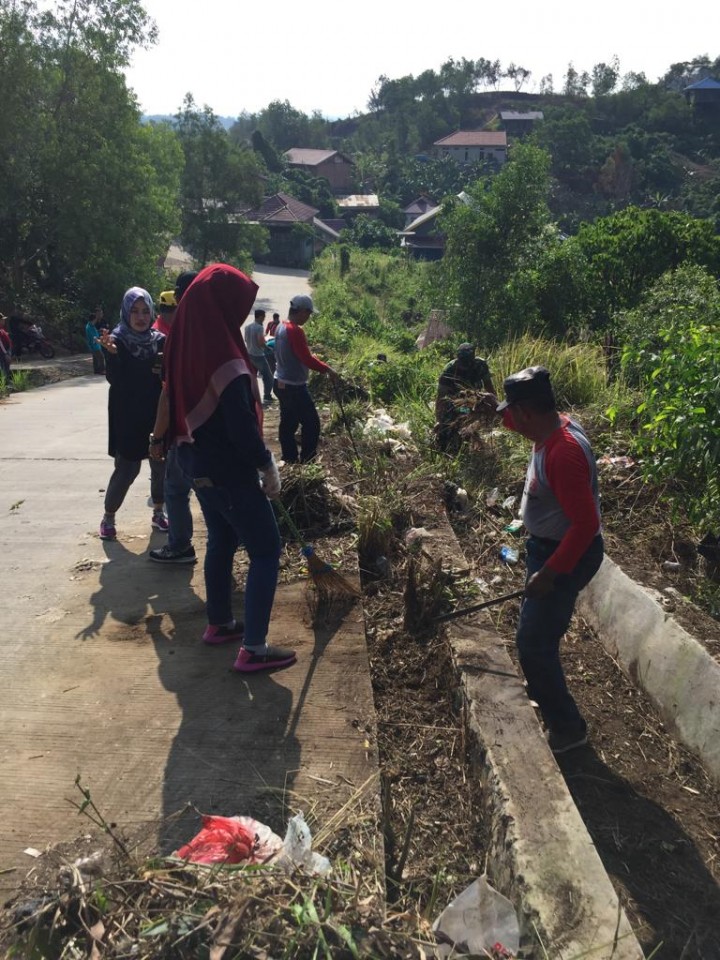 JUMAT PAGI, KERJA BAKTI JL.DAMAI PUNCAK KUBURAN CINA PART 2