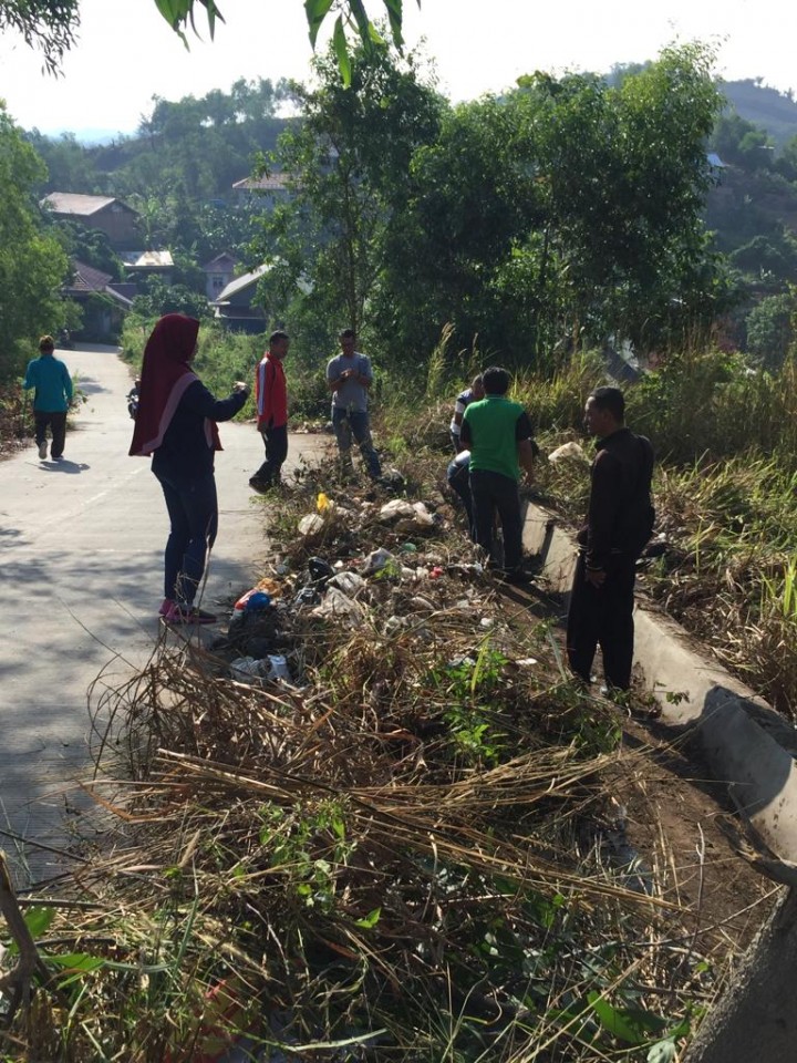 JUMAT PAGI, KERJA BAKTI JL.DAMAI PUNCAK KUBURAN CINA PART 2