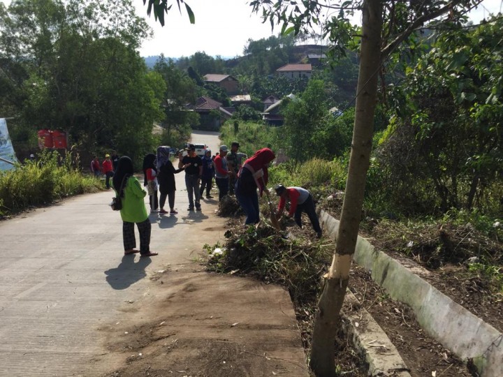 JUMAT PAGI, KERJA BAKTI JL.DAMAI PUNCAK KUBURAN CINA PART 2