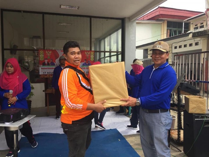 Apel Pagi Gabungan dan Penyerahan Hadiah Lomba Karaoke
