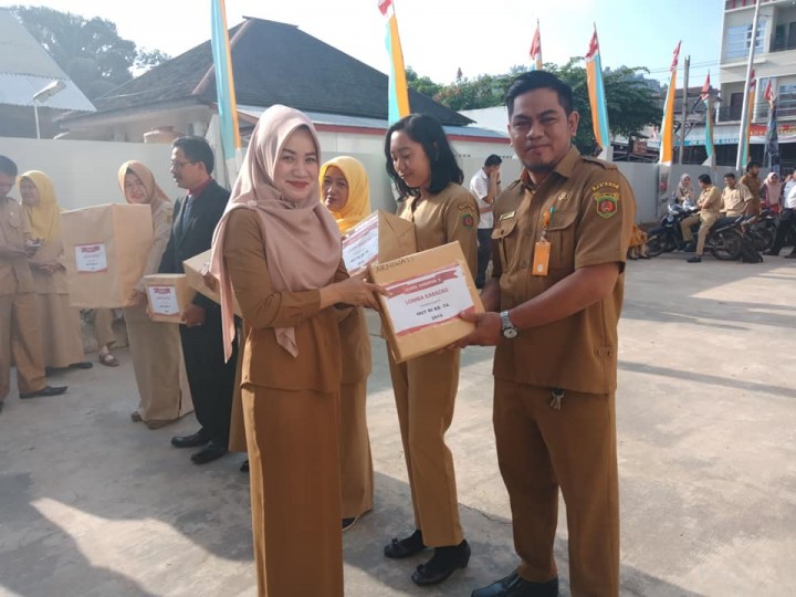 Apel Pagi Gabungan dan Penyerahan Hadiah Lomba Karaoke