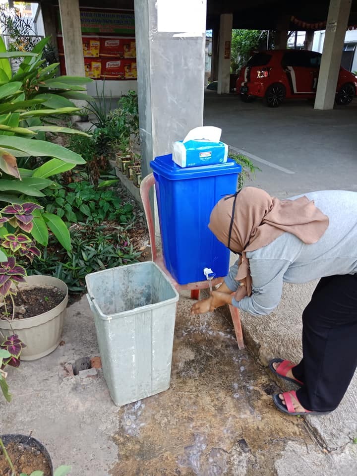 Penyediaan Tempat Cuci Tangan Untuk Warga