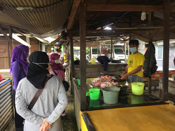 Yustisi Dan Sosialisasi Prokes Pasar Kehewanan