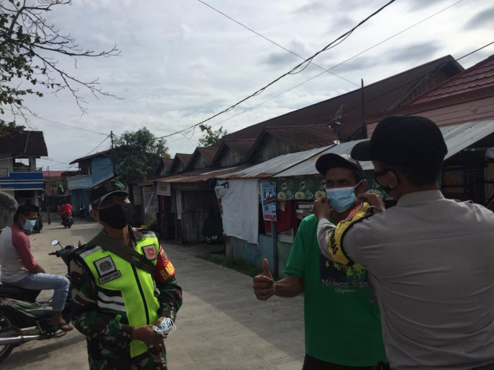 Yustisi Dan Sosialisasi Prokes Pasar Kehewanan