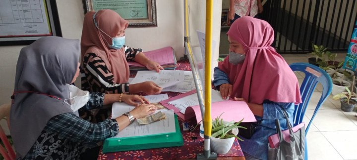 Pelaksanaan Penerimaan Berkas Bantuan Produktif Usaha Mikro (BPUM) Di Kelurahan Sidomulyo