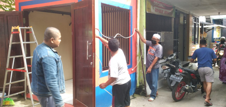 Kerjabakti Membersihkan Posyandu Kenari Dipimpin Ketua RT 13, Warga Dan Anggota Balakar Kenari Bersinergi