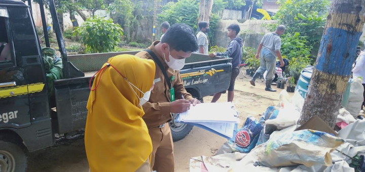 Dengan Tanaman Hias, Kelurahan Sidomulyo Turut Andil Mempercantik Wajah Kota Samarinda Dalam Rangka Rapat Kerja Wilayah Asosiasi Pemerintah Kota Seluruh Indonesia (APEKSI)