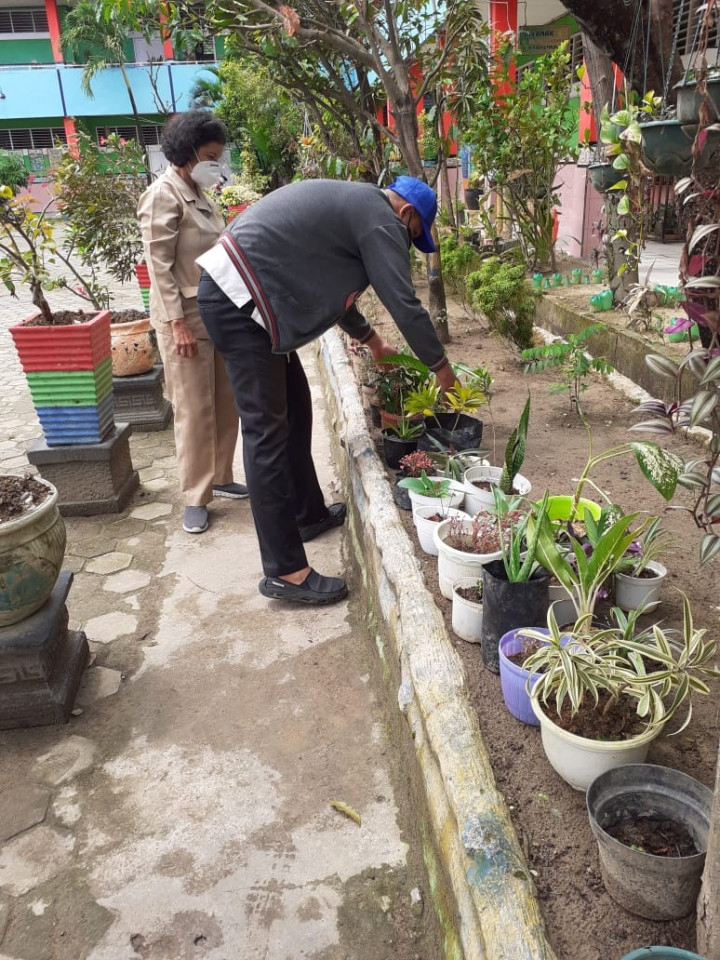 Dukung SDN 002 Dalam Lomba Sekolah Sehat (LSS), Kelurahan Sidomulyo Turut Membantu Mempercantik Lingkungan Sekolah