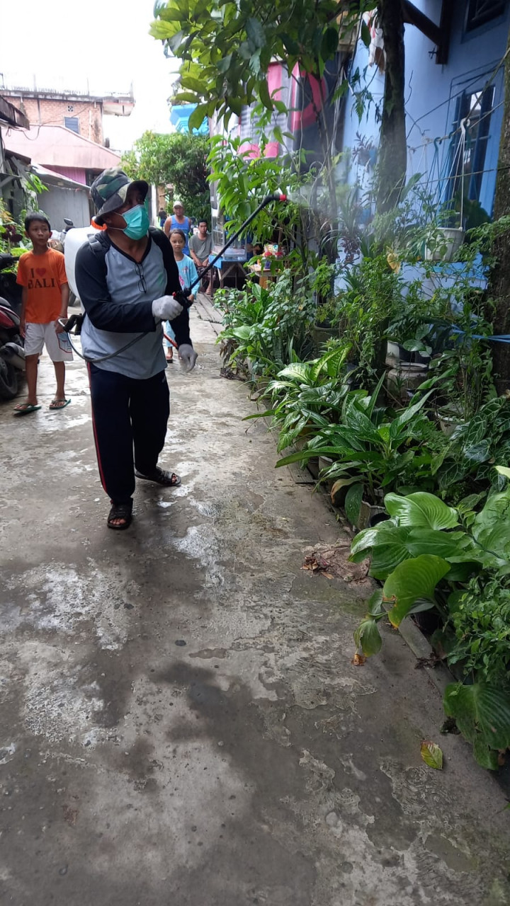 Penyemprotan Disinfektan di Beberapa Wilayah Rt Kelurahan Sidomulyo