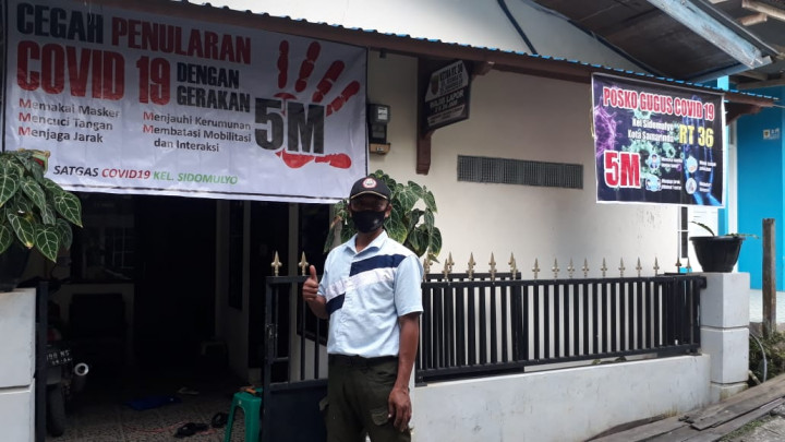 Pemasangan Banner, Penyemprotan Disinfektan dan Gotong Royong Di Beberapa Wilayah RT Kelurahan Sidomulyo